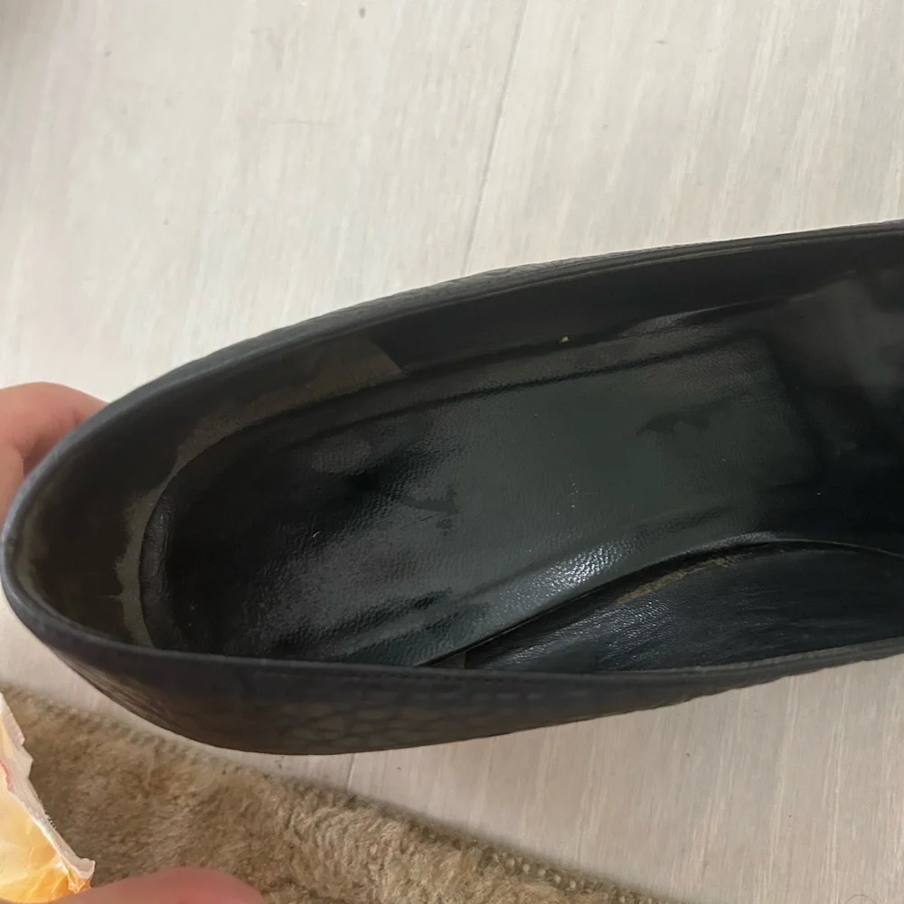 Prada Black Loafer Pointy Toe Kitten Heels Size 41